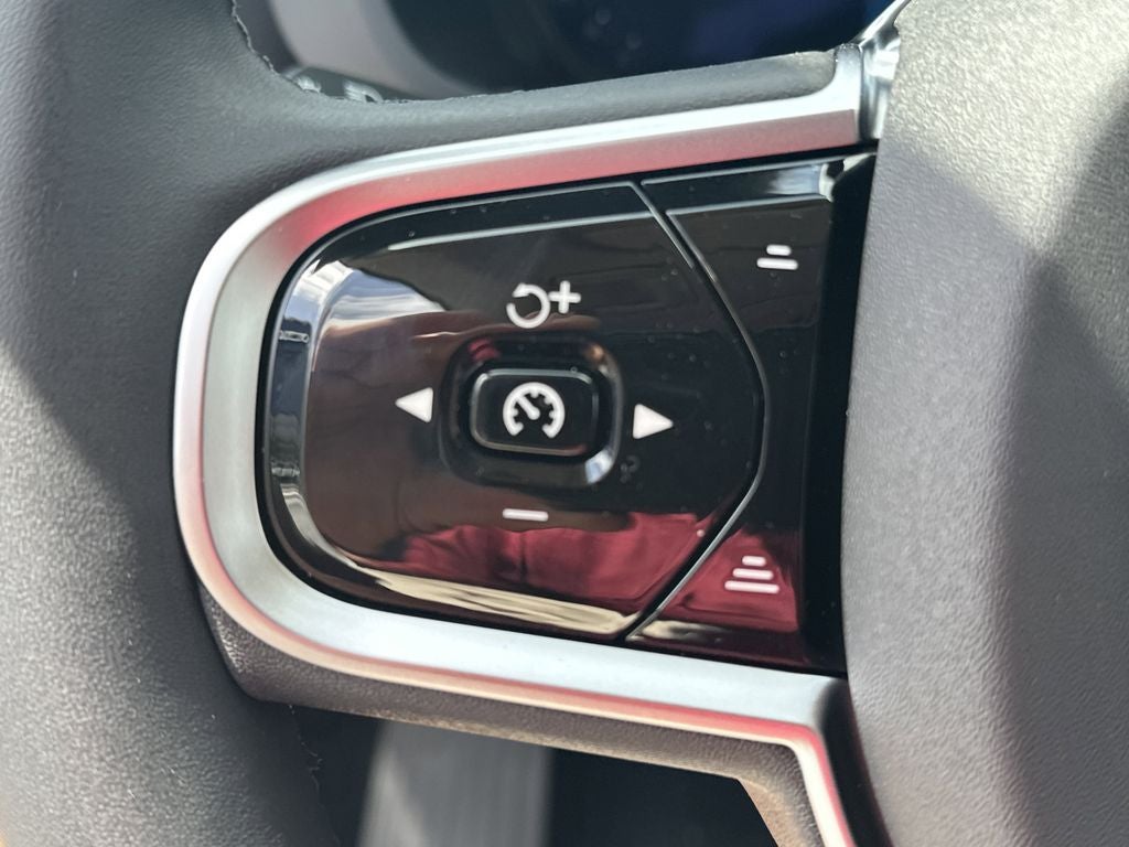 2026 Volvo XC60 B5 Core