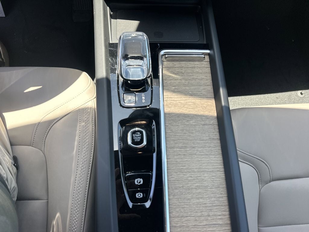 2026 Volvo XC60 B5 Core