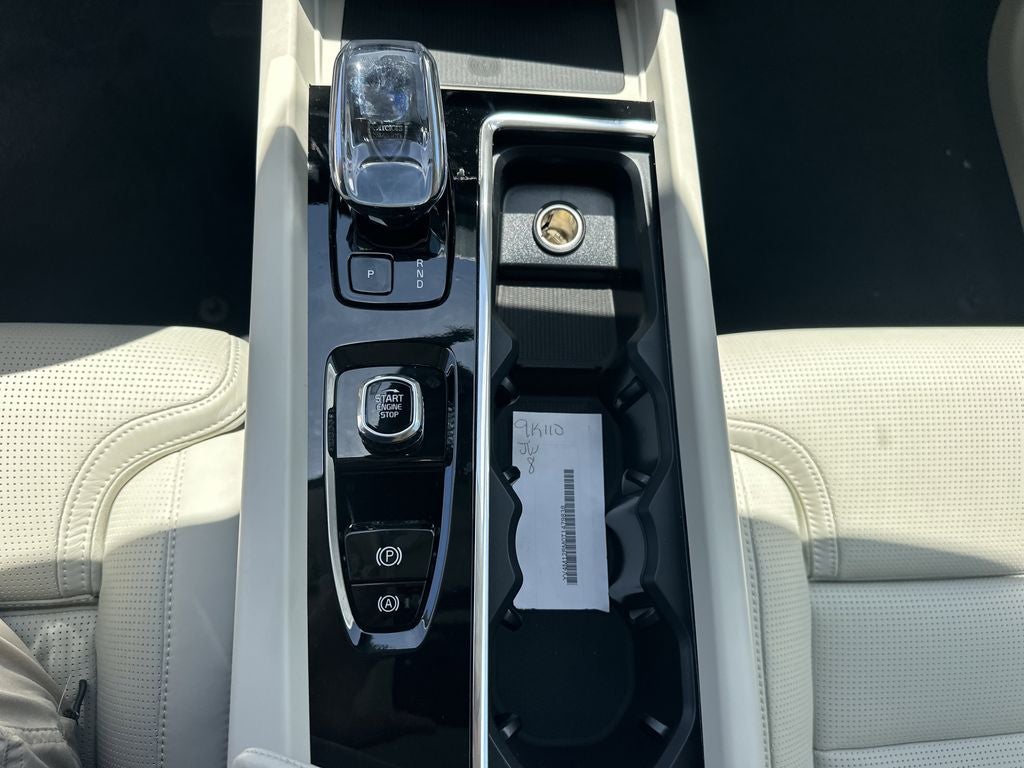 2026 Volvo XC60 B5 Ultra