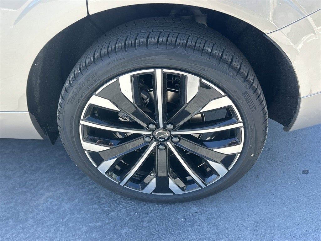 2026 Volvo XC60 B5 Ultra