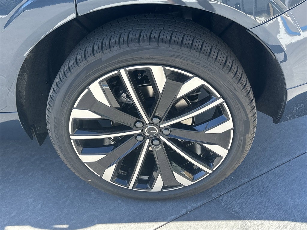 2026 Volvo XC60 B5 Ultra