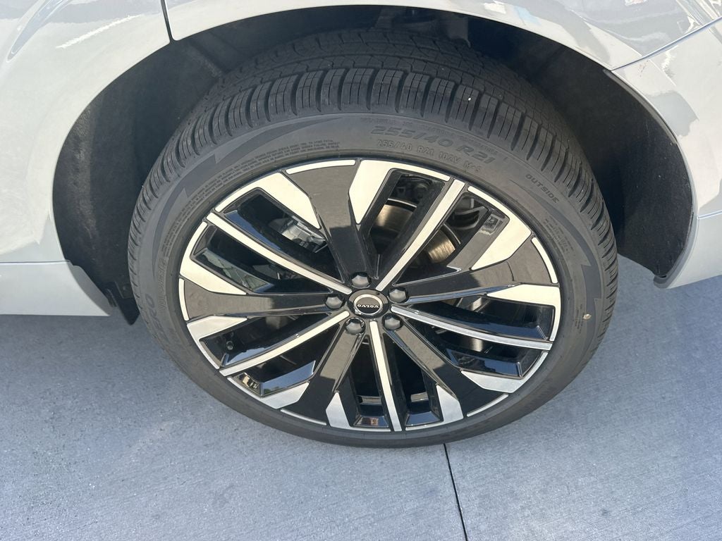 2026 Volvo XC60 B5 Ultra