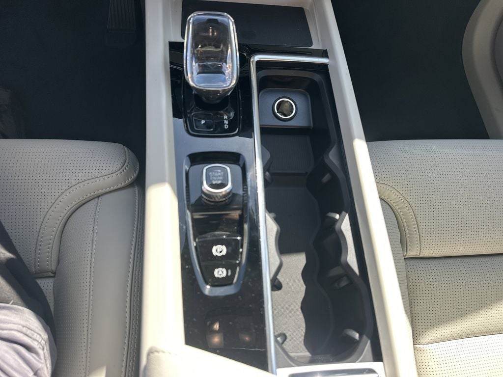 2026 Volvo XC60 B5 Ultra