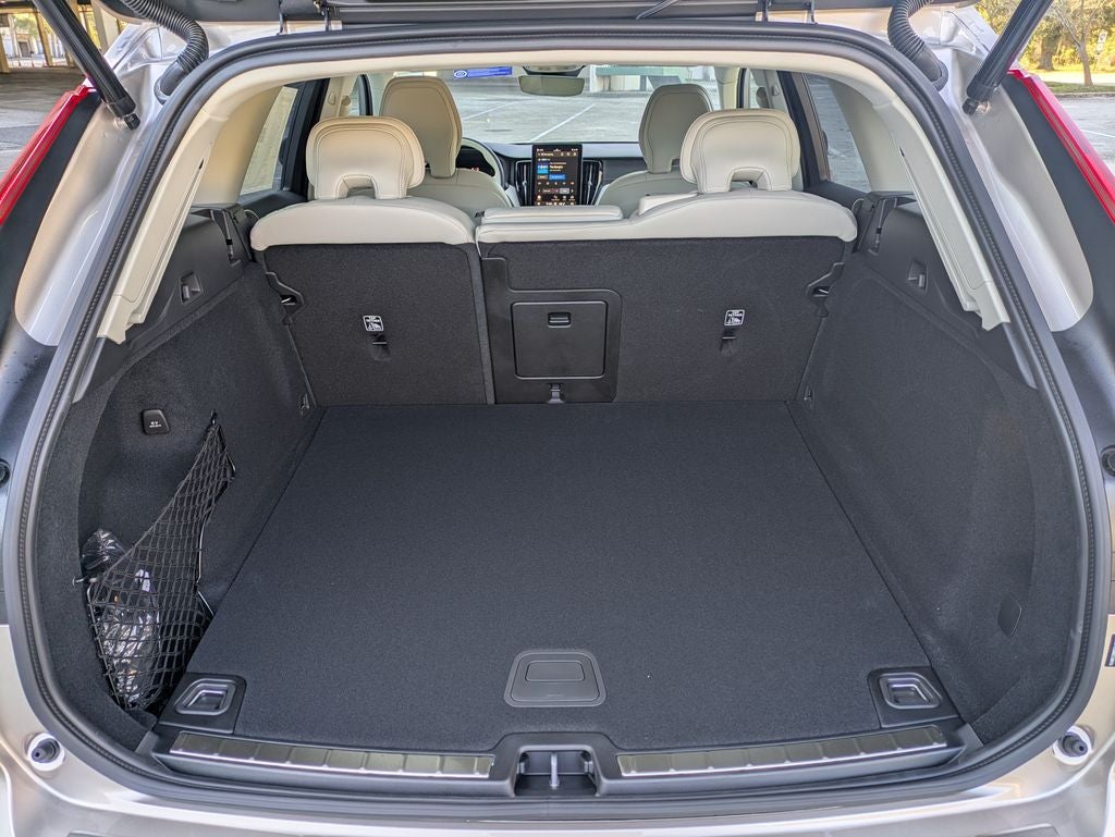 2026 Volvo XC60 B5 Ultra
