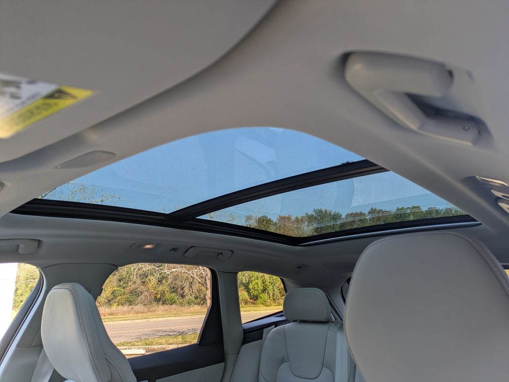 2026 Volvo XC60 B5 Ultra