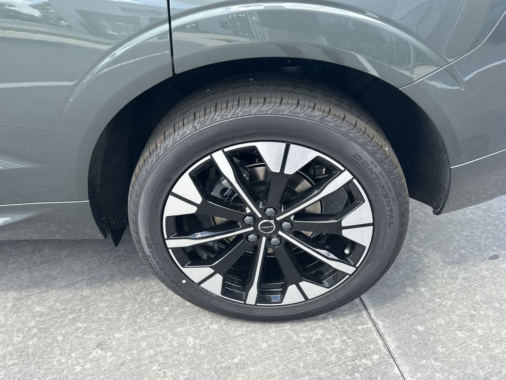 2027 Volvo XC60 B5 Plus