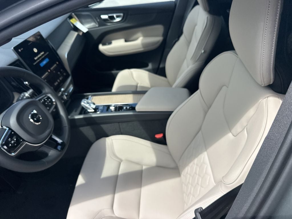 2027 Volvo XC60 B5 Plus