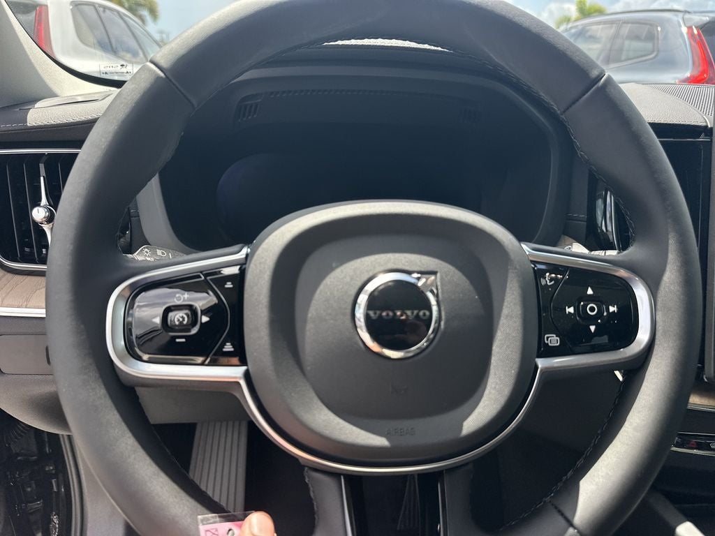 2027 Volvo XC60 B5 Ultra