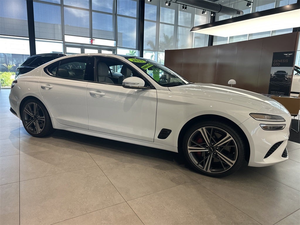 2025 Genesis G70 2.5T