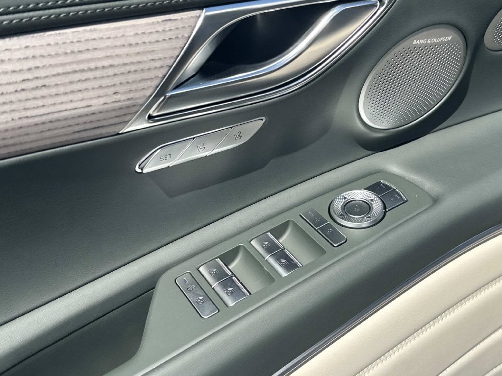 2027 Genesis GV80 2.5T PRESTIGE