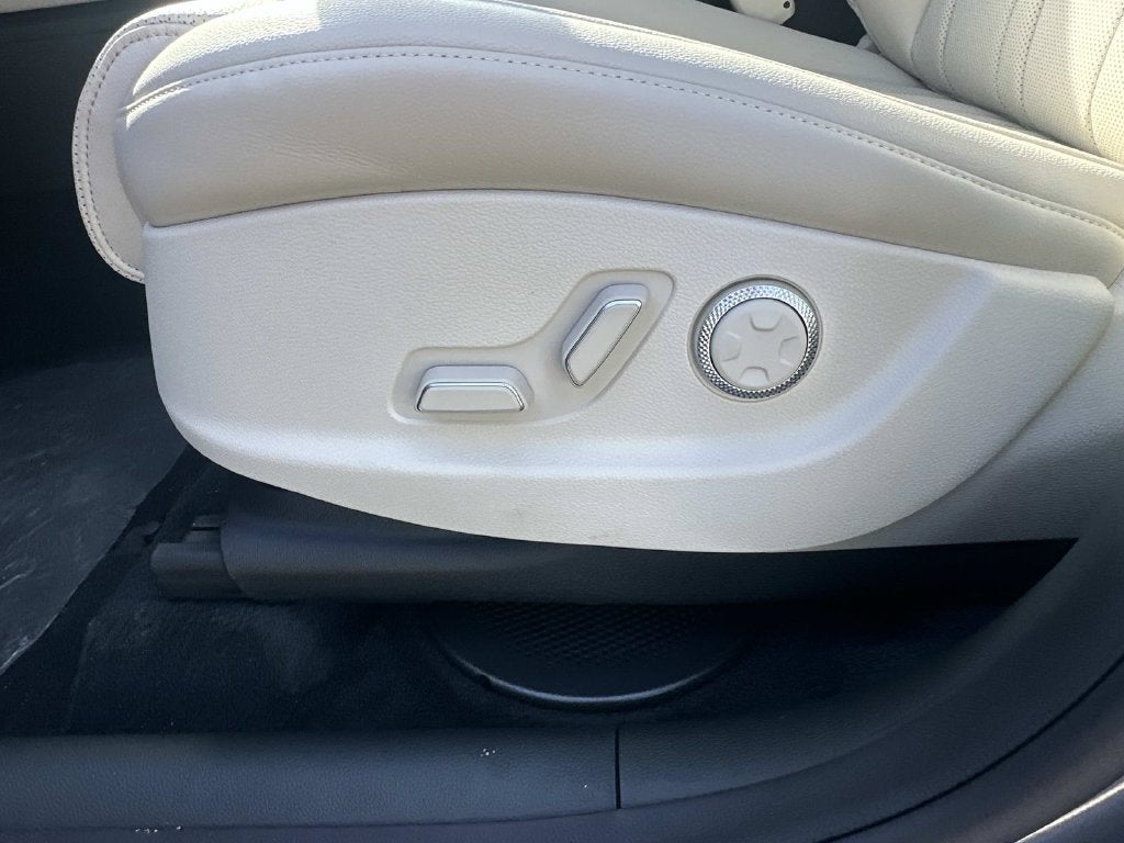 2027 Genesis GV80 2.5T