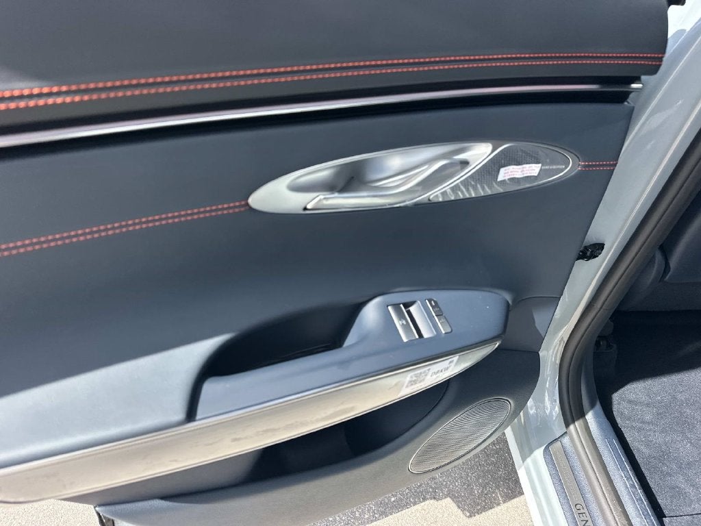 2027 Genesis GV70 2.5T SPORT PRESTIGE