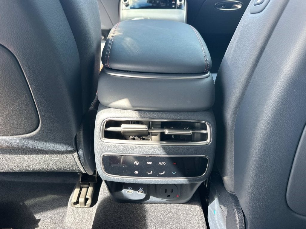 2027 Genesis GV70 2.5T SPORT PRESTIGE