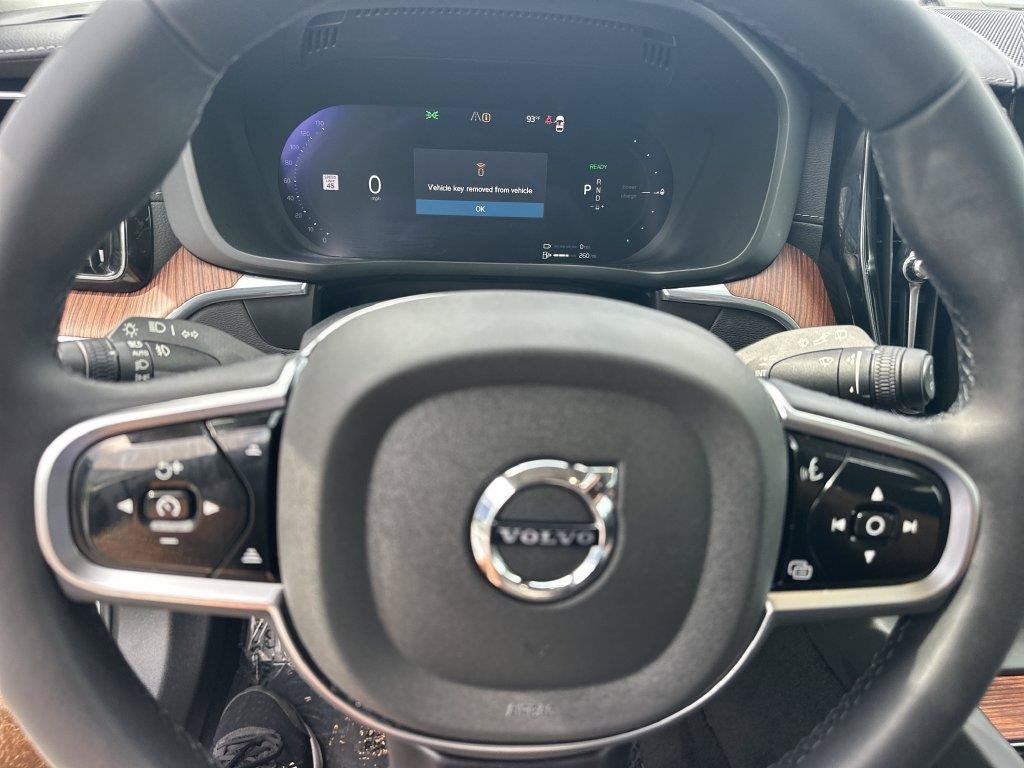 2024 Volvo XC60 Recharge Plug-In Hybrid Ultimate