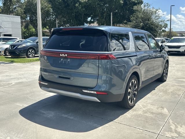 2024 Kia Carnival EX