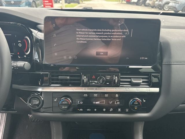 2026 Nissan Pathfinder SL