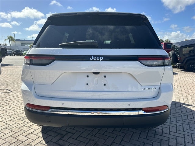 2026 Jeep Grand Cherokee Laredo