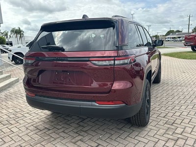 2026 Jeep Grand Cherokee Laredo Altitude