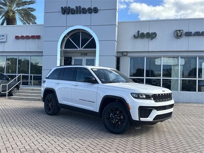 2026 Jeep Grand Cherokee Laredo