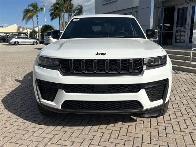 2026 Jeep Grand Cherokee Laredo