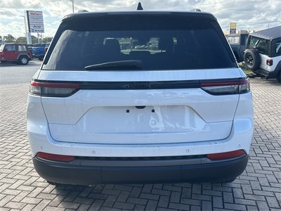 2026 Jeep Grand Cherokee Laredo