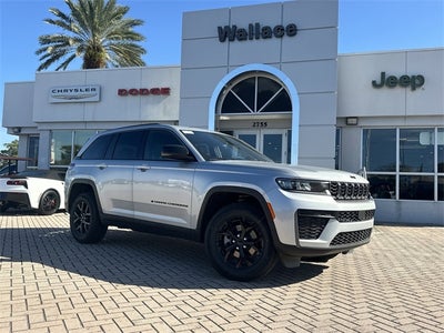 2026 Jeep Grand Cherokee Laredo