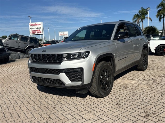 2026 Jeep Grand Cherokee Laredo