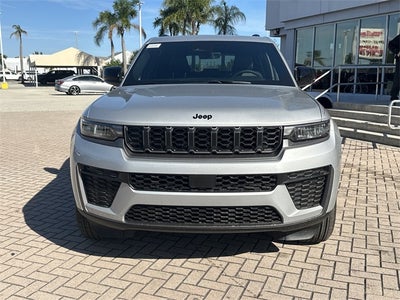 2026 Jeep Grand Cherokee Laredo