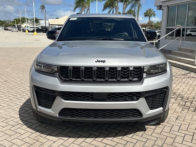 2026 Jeep Grand Cherokee Laredo