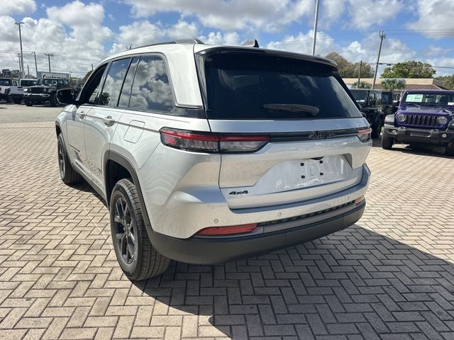 2026 Jeep Grand Cherokee Laredo