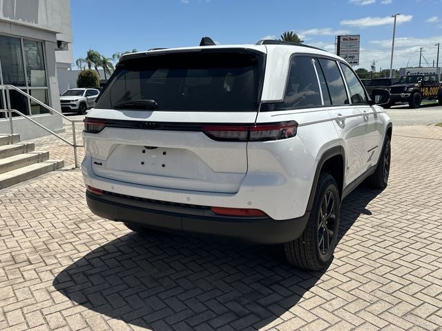 2026 Jeep Grand Cherokee Laredo
