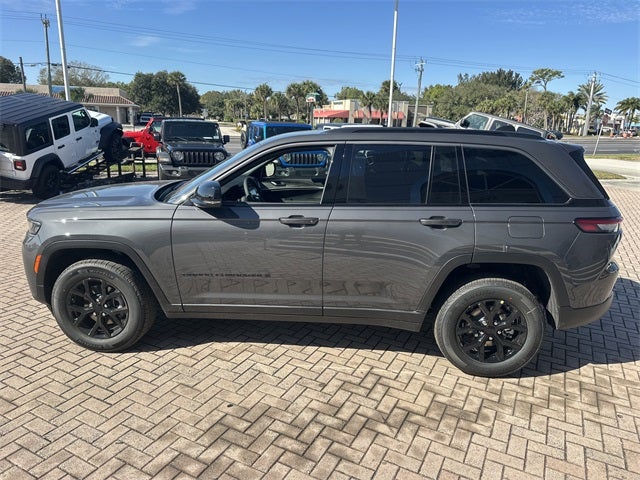 2026 Jeep Grand Cherokee Laredo