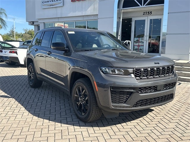 2026 Jeep Grand Cherokee Laredo