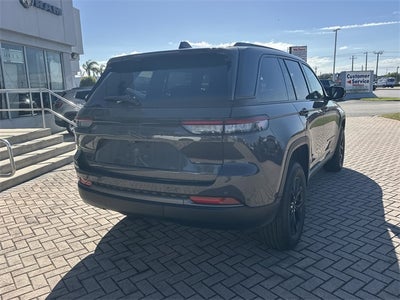 2026 Jeep Grand Cherokee Laredo