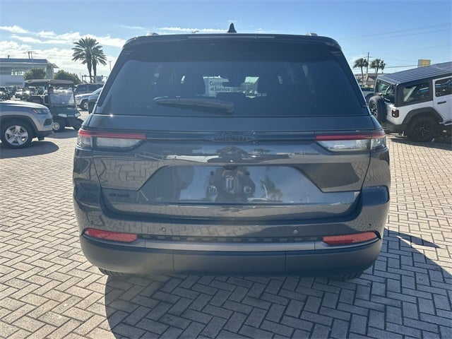 2026 Jeep Grand Cherokee Laredo