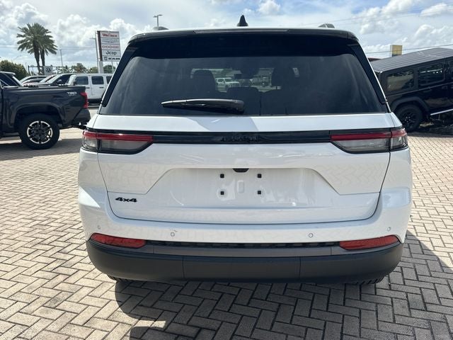 2026 Jeep Grand Cherokee Laredo