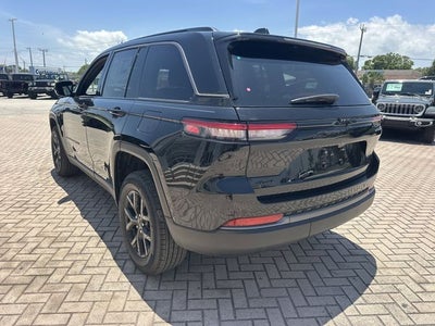 2026 Jeep Grand Cherokee Laredo
