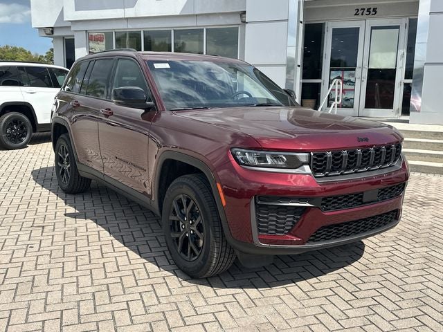 2026 Jeep Grand Cherokee Laredo