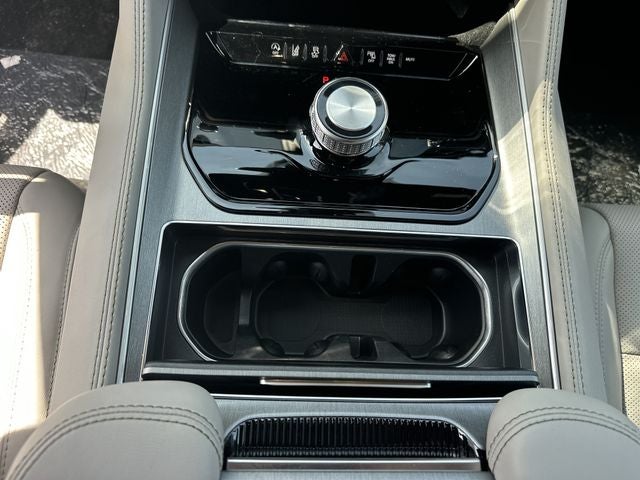 2026 Jeep Grand Wagoneer Base