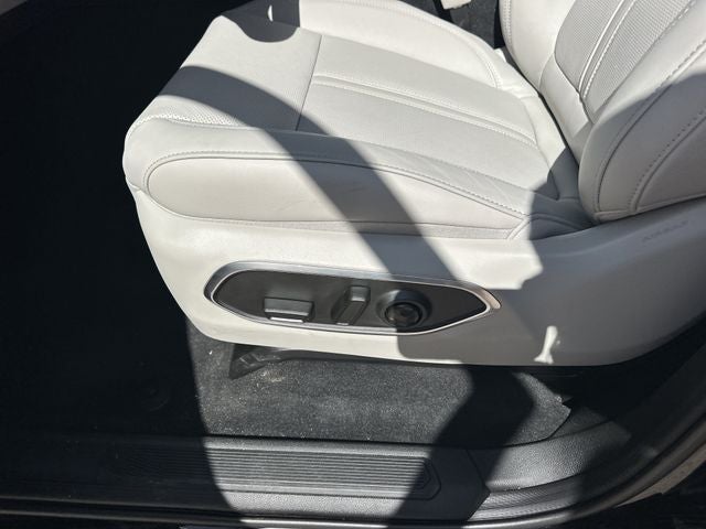 2026 Jeep Grand Wagoneer Base