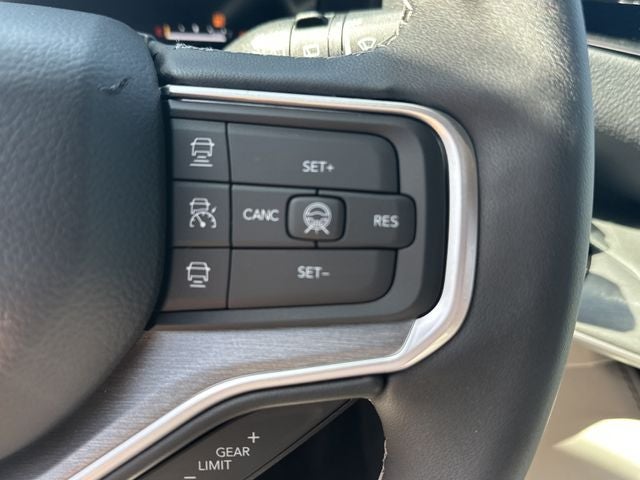 2026 Jeep Grand Wagoneer Base