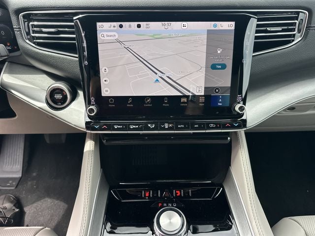 2026 Jeep Grand Wagoneer Base