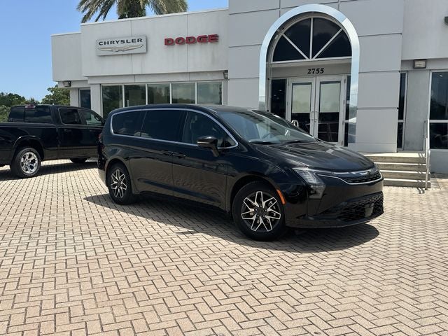2027 Chrysler Pacifica Limited