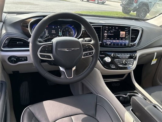 2024 Chrysler Pacifica Limited in Stuart, FL - Wallace Auto Group
