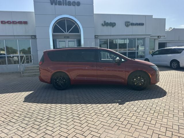 2027 Chrysler Pacifica Limited