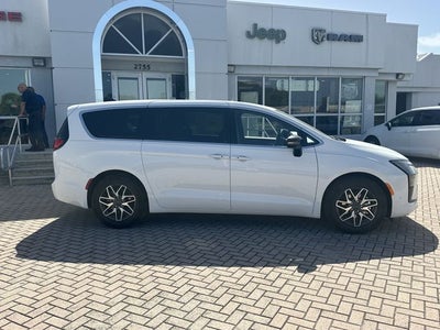 2027 Chrysler Pacifica Limited