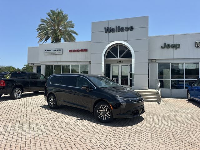 2027 Chrysler Pacifica Limited
