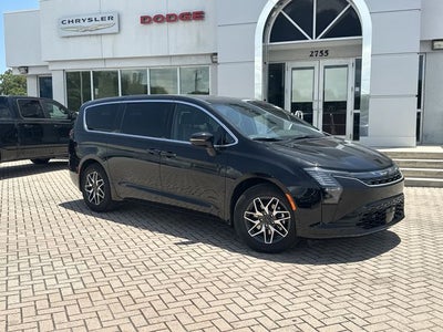 2027 Chrysler Pacifica Limited