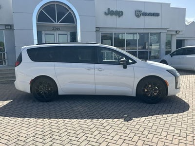 2027 Chrysler Pacifica Limited