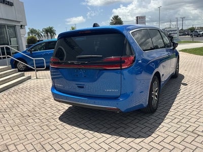 2027 Chrysler Pacifica Limited